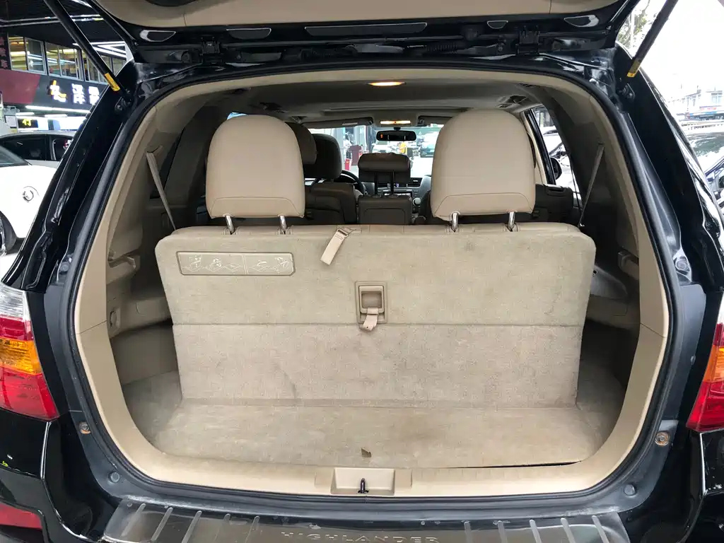 TOYOTA HIGHLANDER 2010