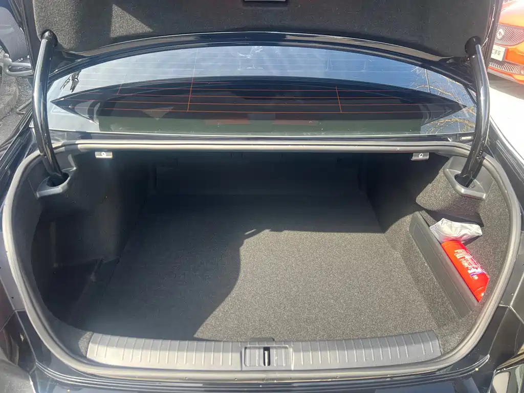 VOLKSWAGEN MAGOTAN 2022