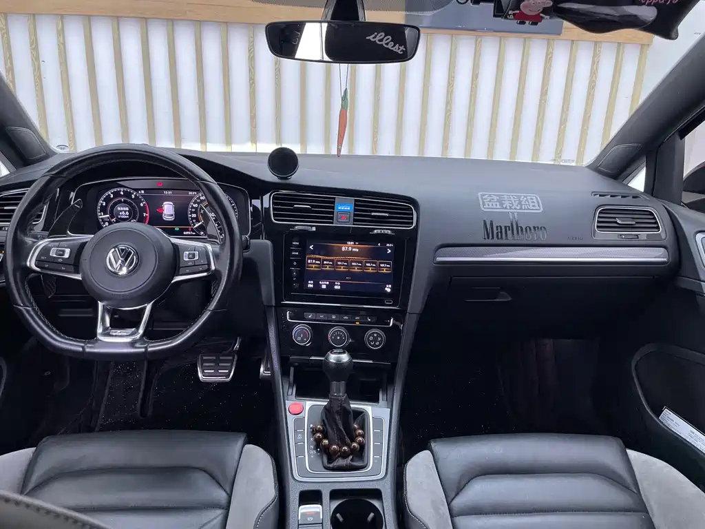 VOLKSWAGEN GOLF 2020