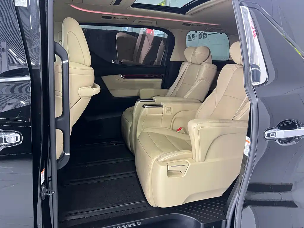 TOYOTA ALPHARD 2016
