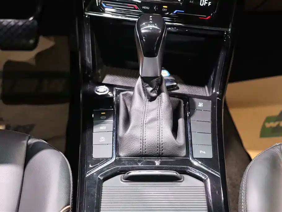 VOLKSWAGEN PASSAT 2021