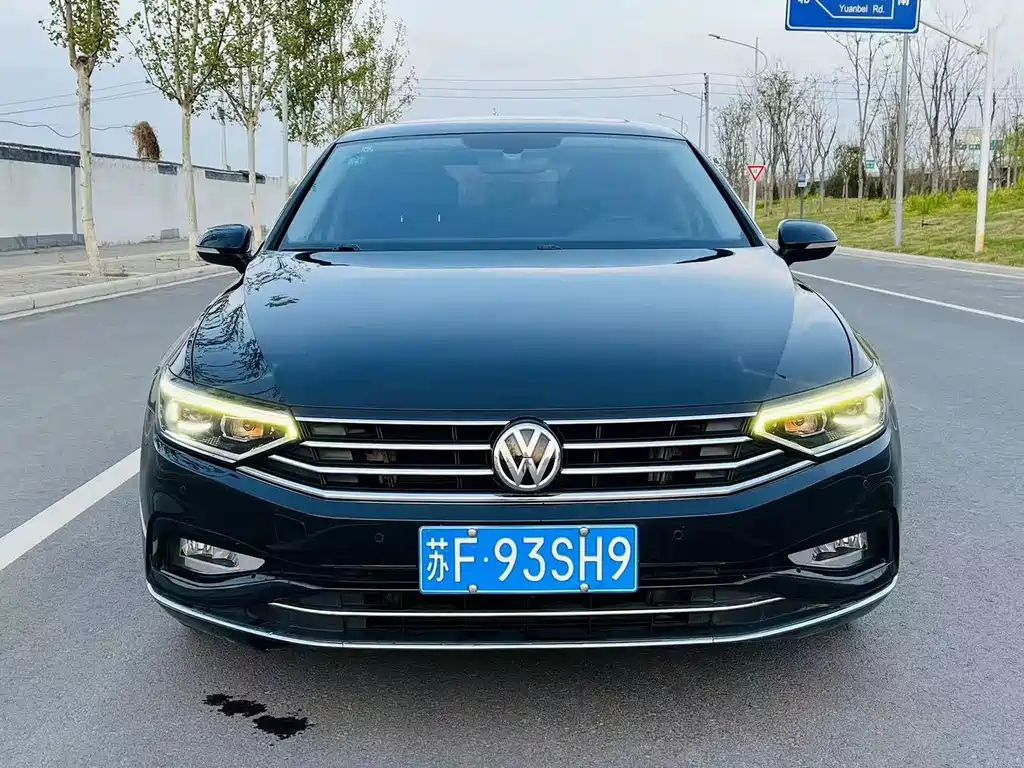 VOLKSWAGEN MAGOTAN 2020