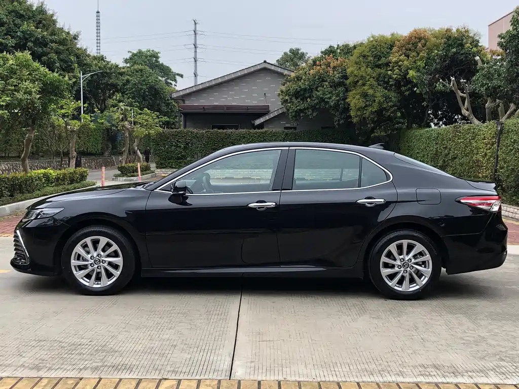 TOYOTA CAMRY 2023