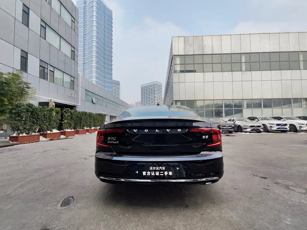 VOLVO S90 2022