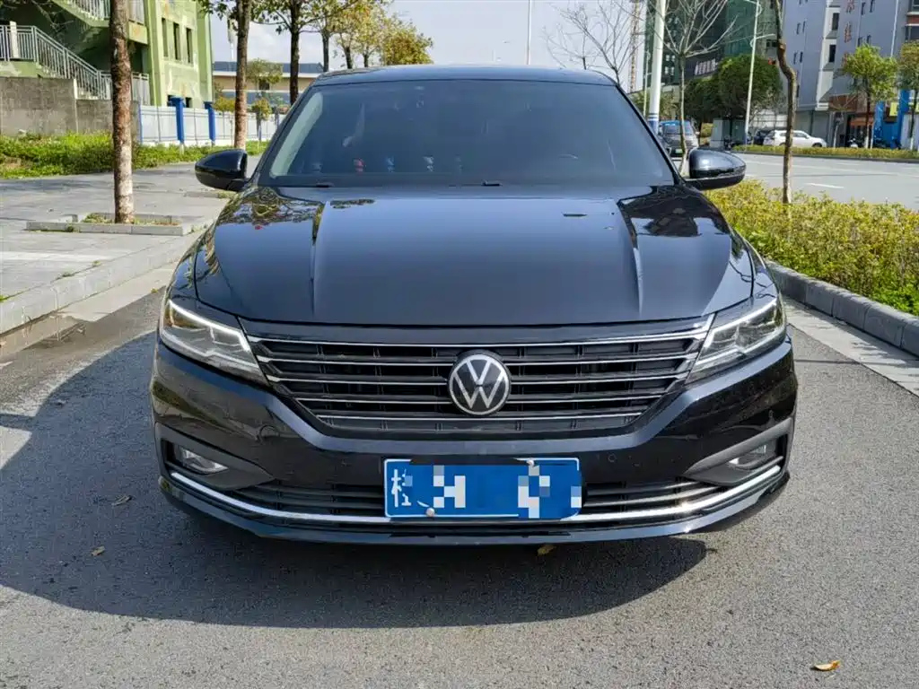 VOLKSWAGEN LAVIDA 2021