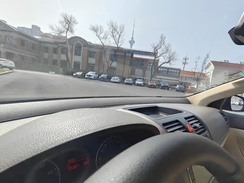 VOLKSWAGEN SAGITAR 2009
