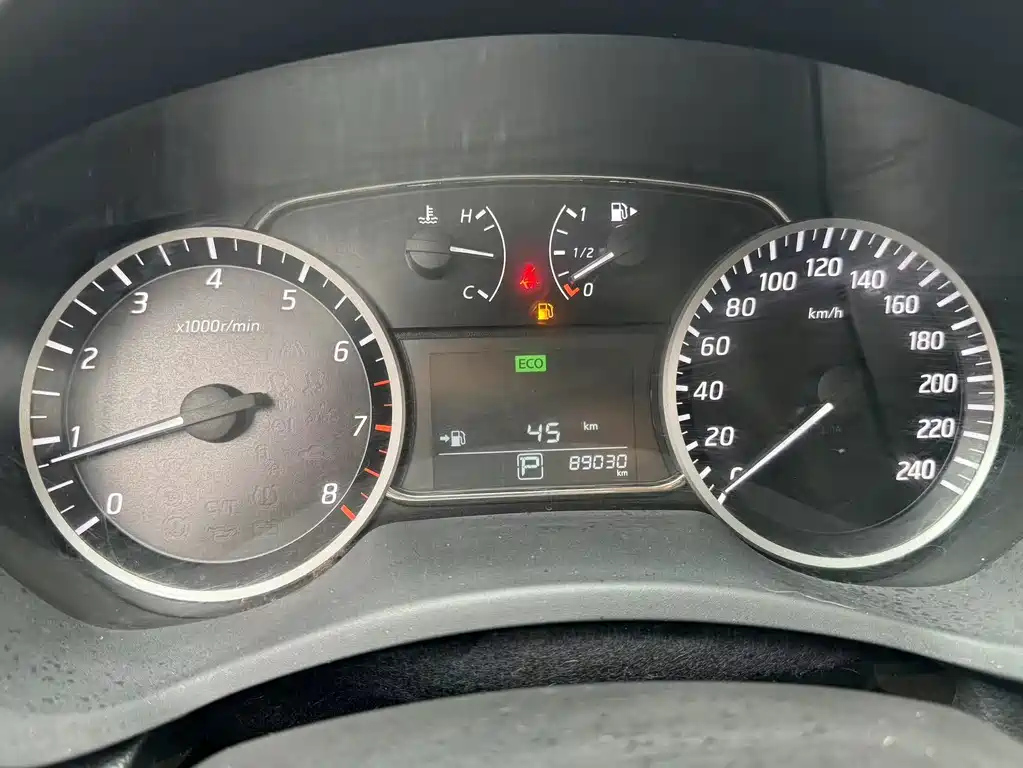 NISSAN SYLPHY 2019