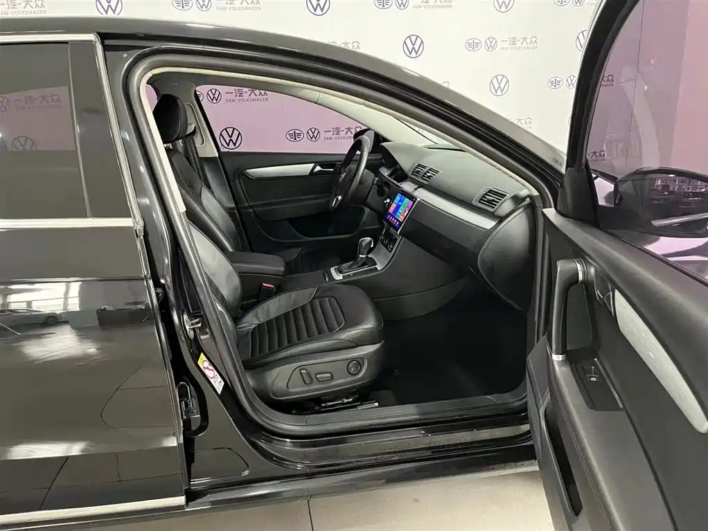 VOLKSWAGEN MAGOTAN 2014