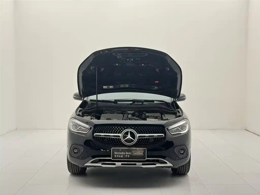 MERCEDES BENZ GLA 2021