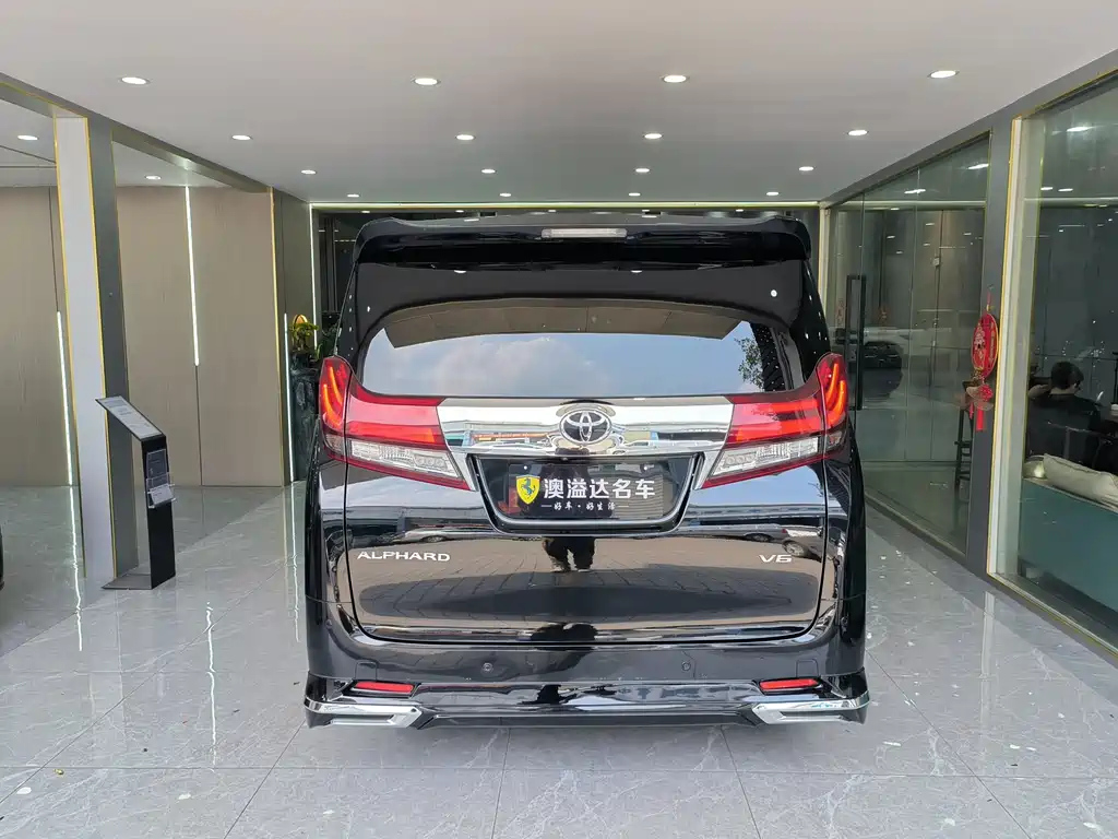 TOYOTA ALPHARD 2016