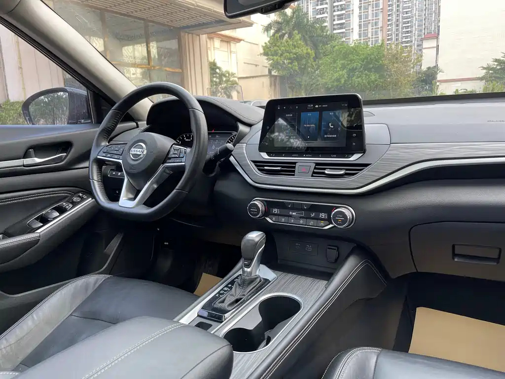 NISSAN TEANA 2022