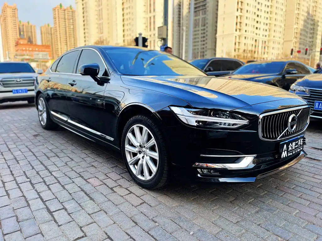 VOLVO S90 2020