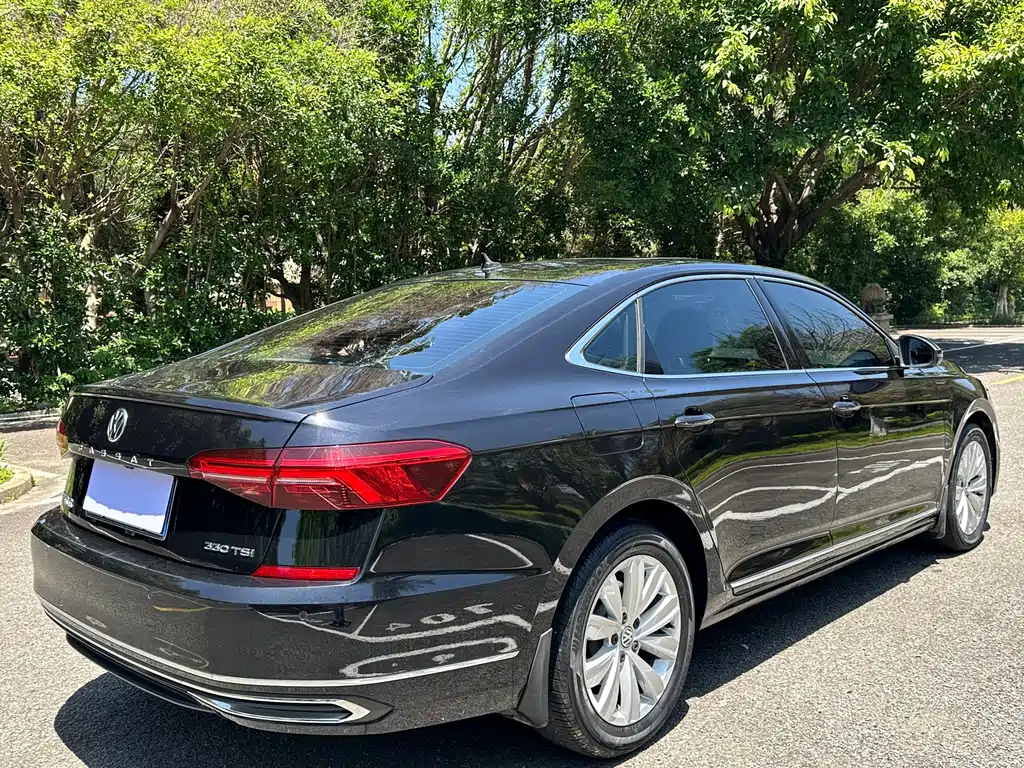 VOLKSWAGEN PASSAT 2020