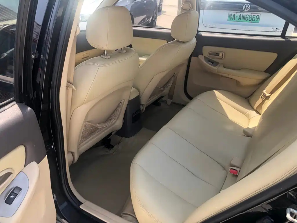 HYUNDAI ELANTRA 2010