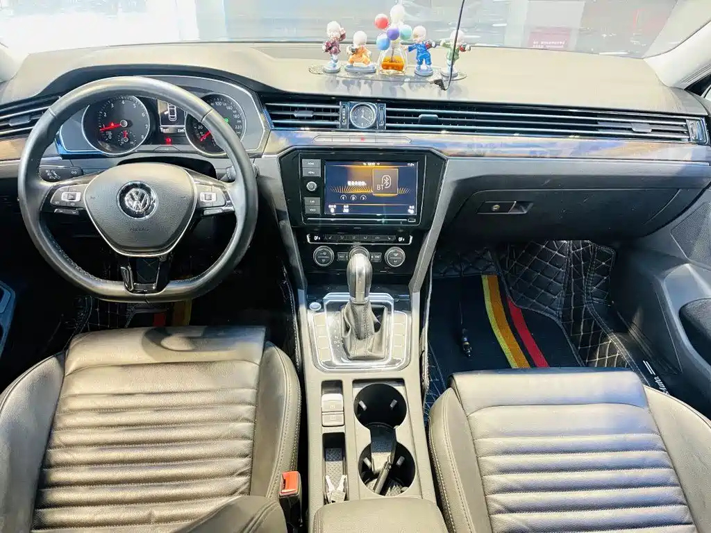 VOLKSWAGEN MAGOTAN 2020