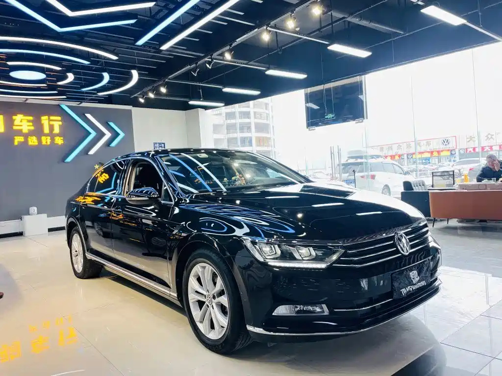 VOLKSWAGEN MAGOTAN 2020