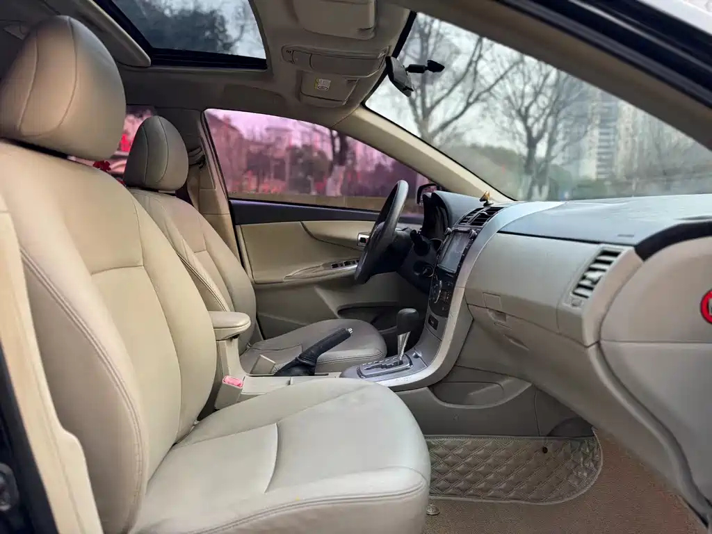 TOYOTA COROLLA 2013