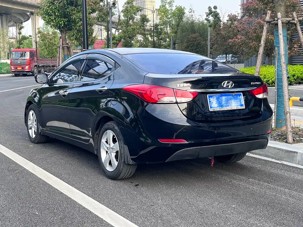 HYUNDAI ELANTRA 2013