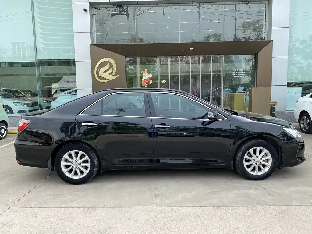 TOYOTA CAMRY 2016
