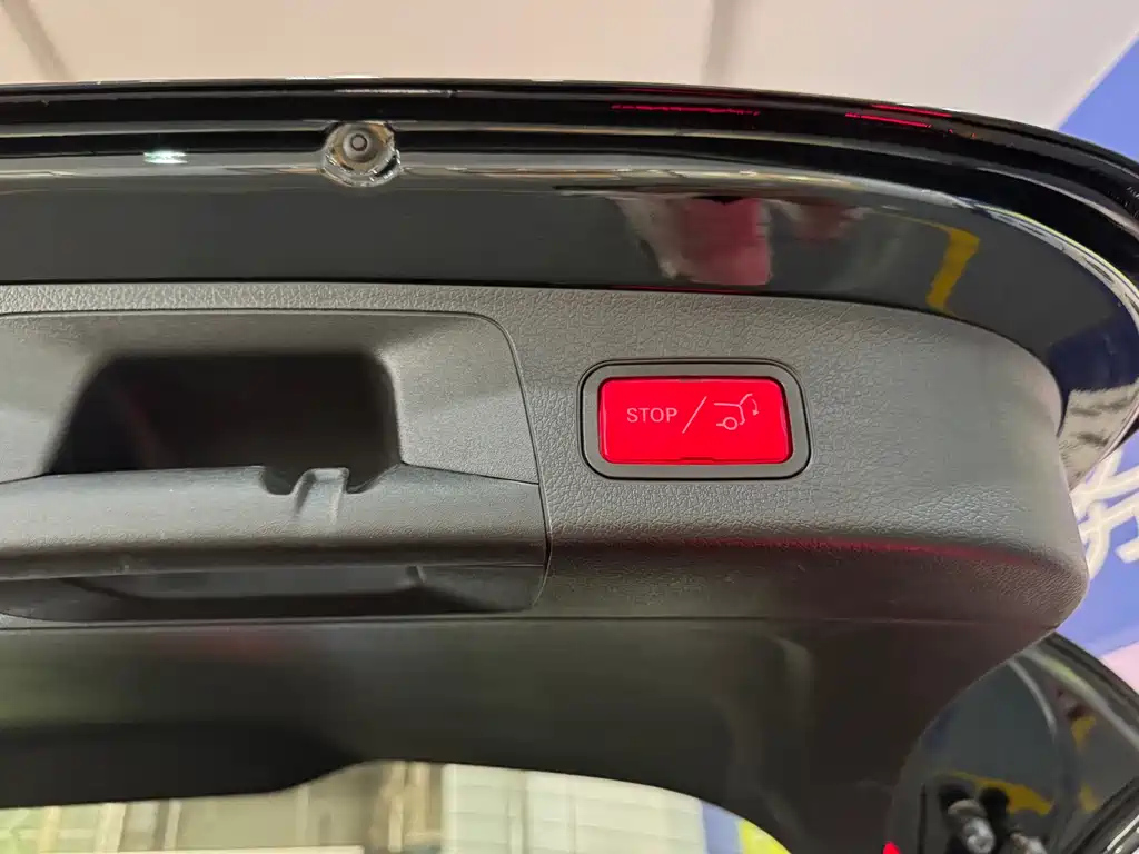 MERCEDES BENZ GLA 2022