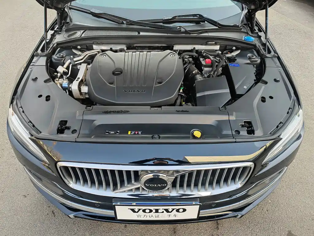 VOLVO S90 2021