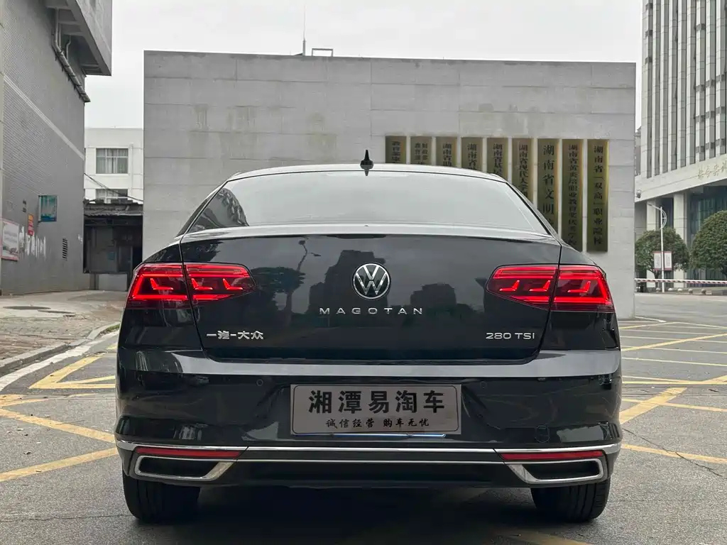 VOLKSWAGEN MAGOTAN 2022
