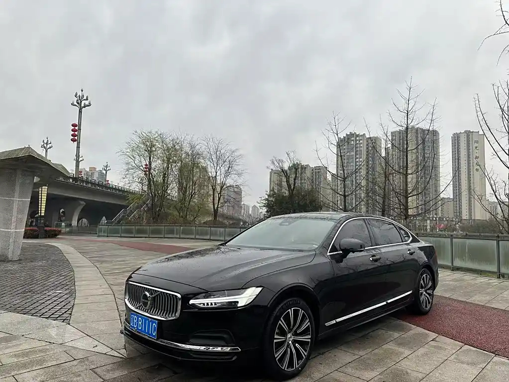 VOLVO S90 2022