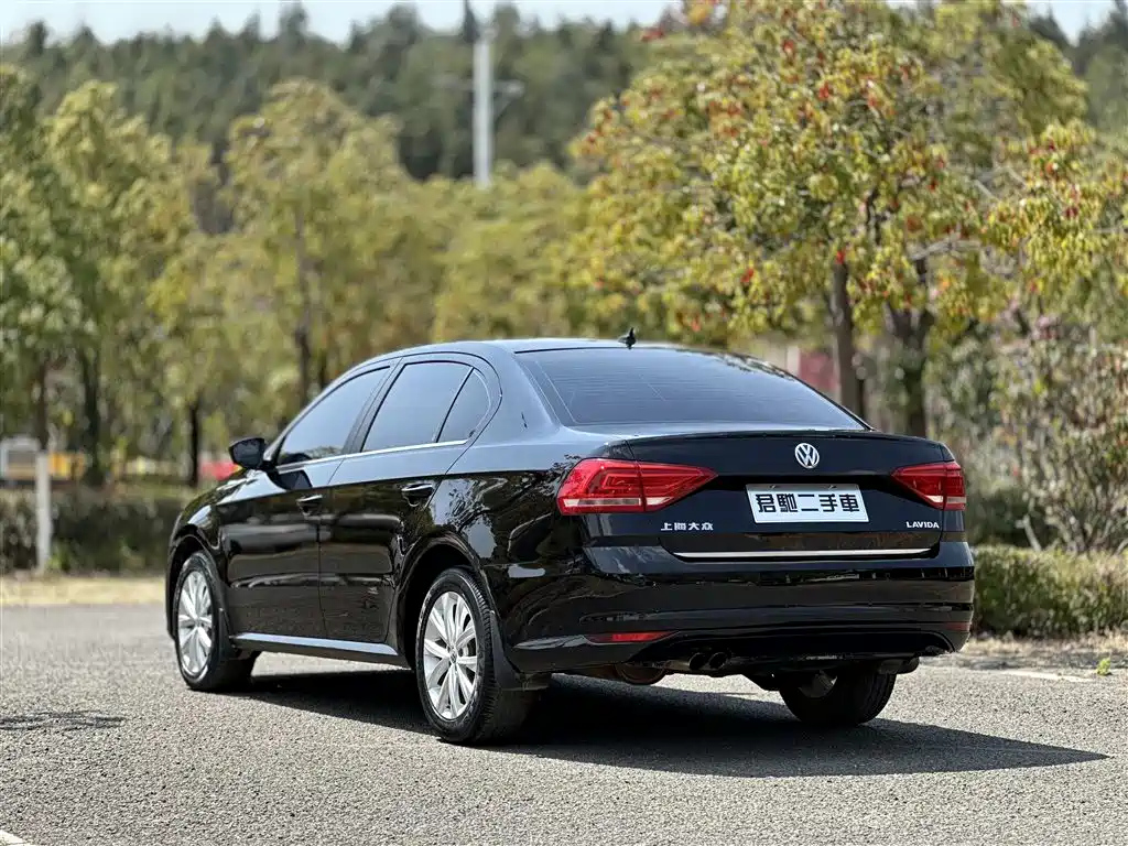 VOLKSWAGEN LAVIDA 2016
