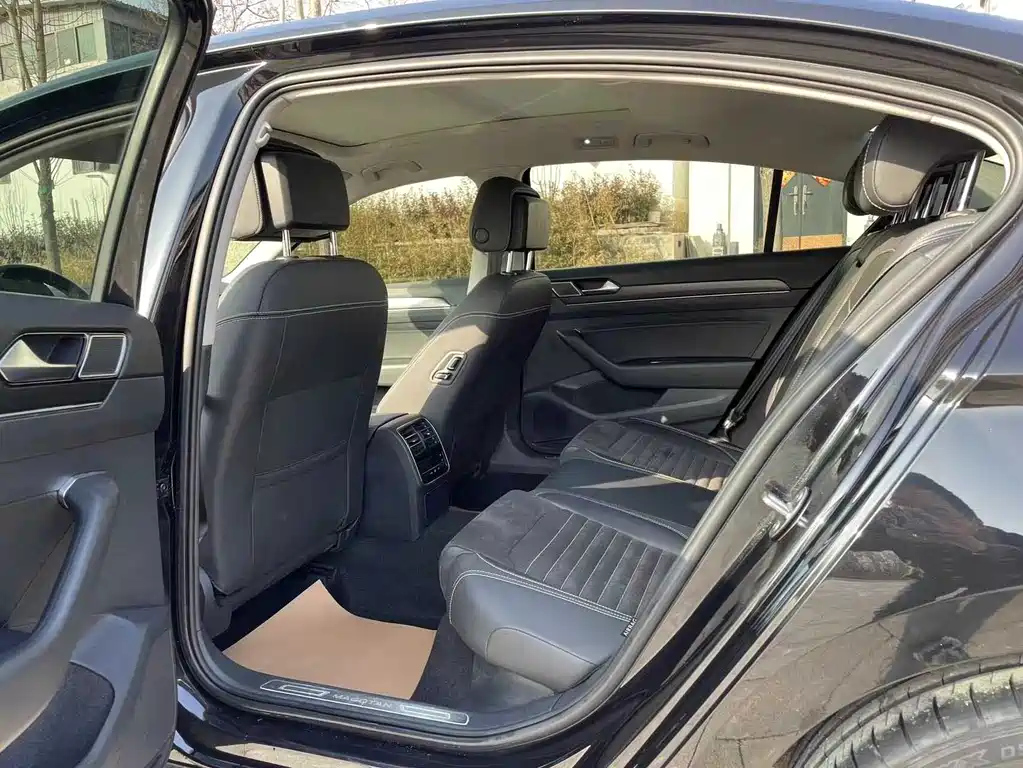 VOLKSWAGEN MAGOTAN 2021