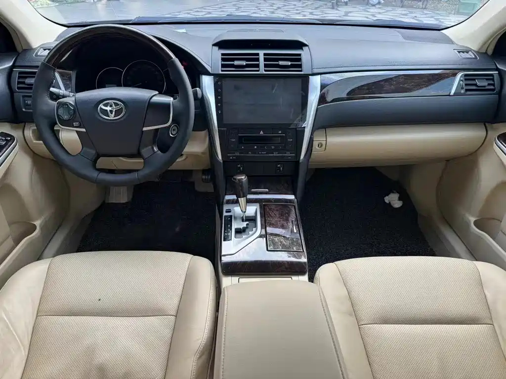TOYOTA CAMRY 2015