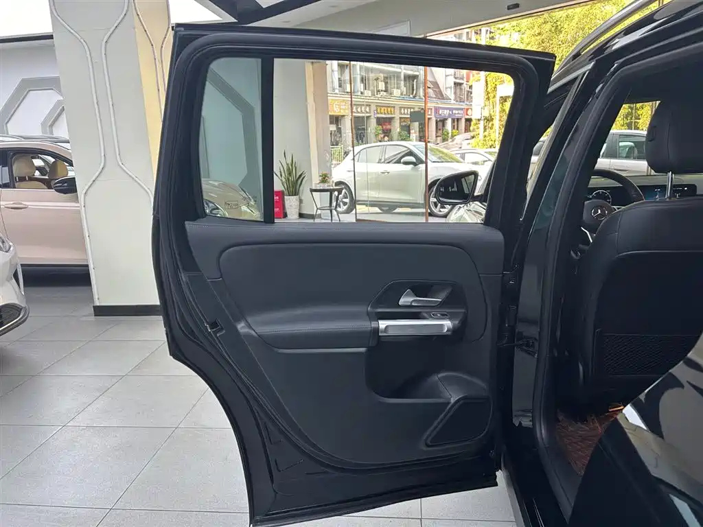 MERCEDES BENZ EQB 2023
