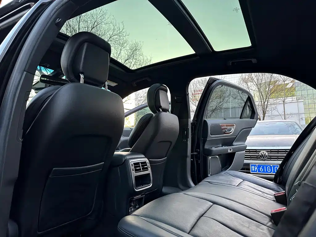 LINCOLN CONTINENTAL 2018