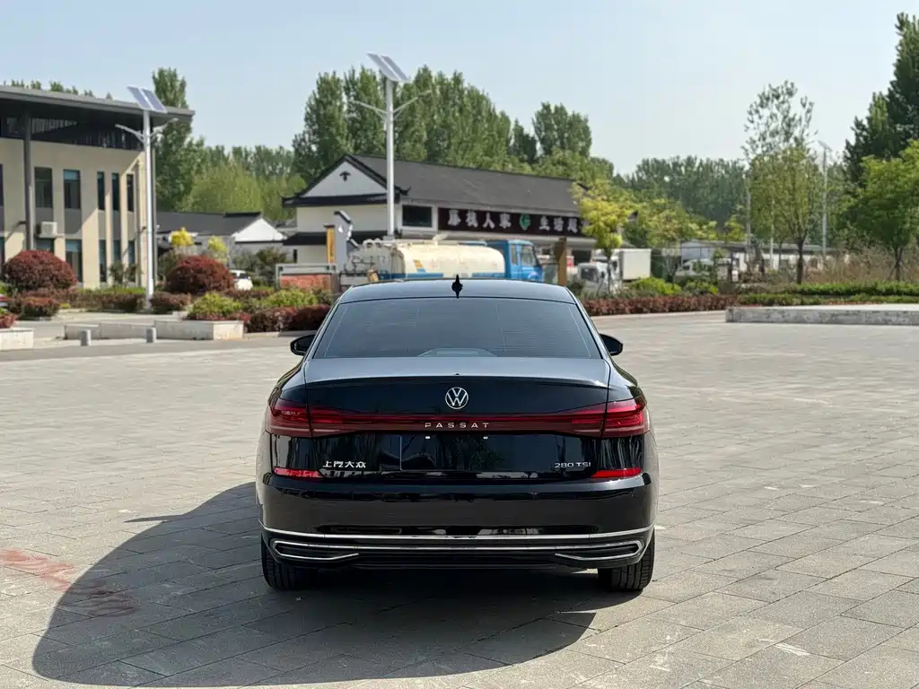 VOLKSWAGEN PASSAT 2022