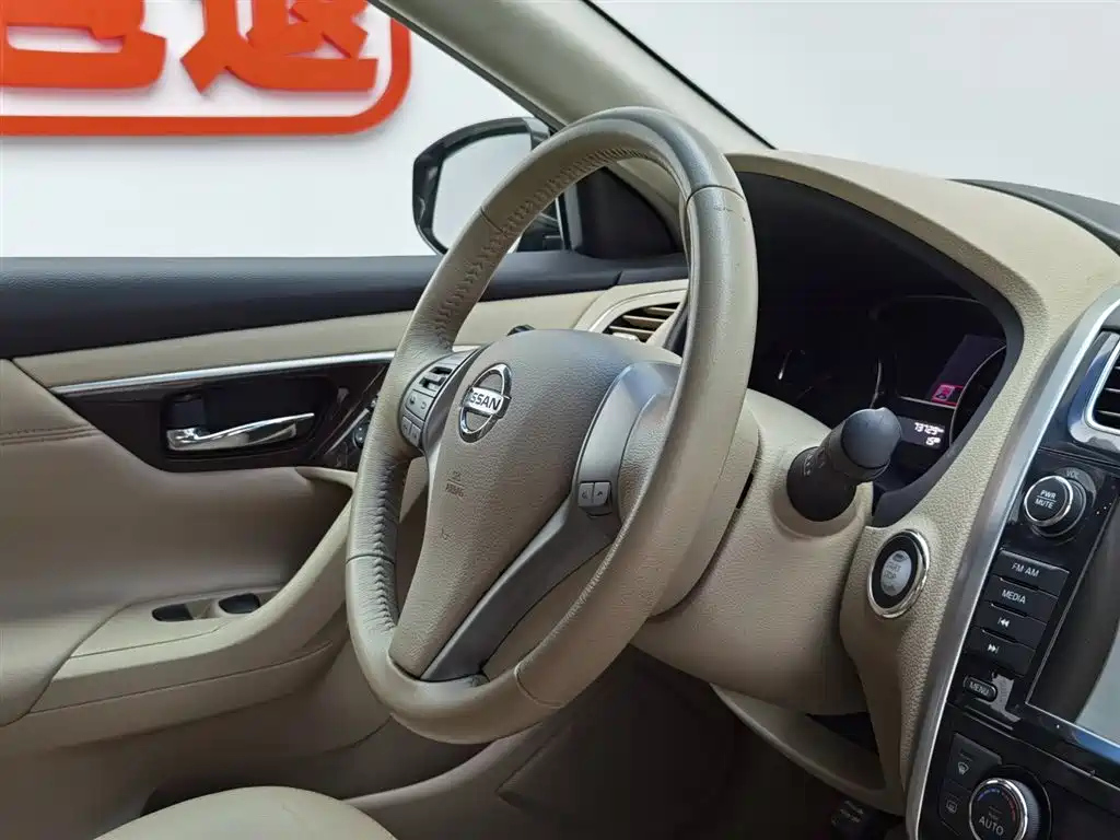 NISSAN TEANA 2014