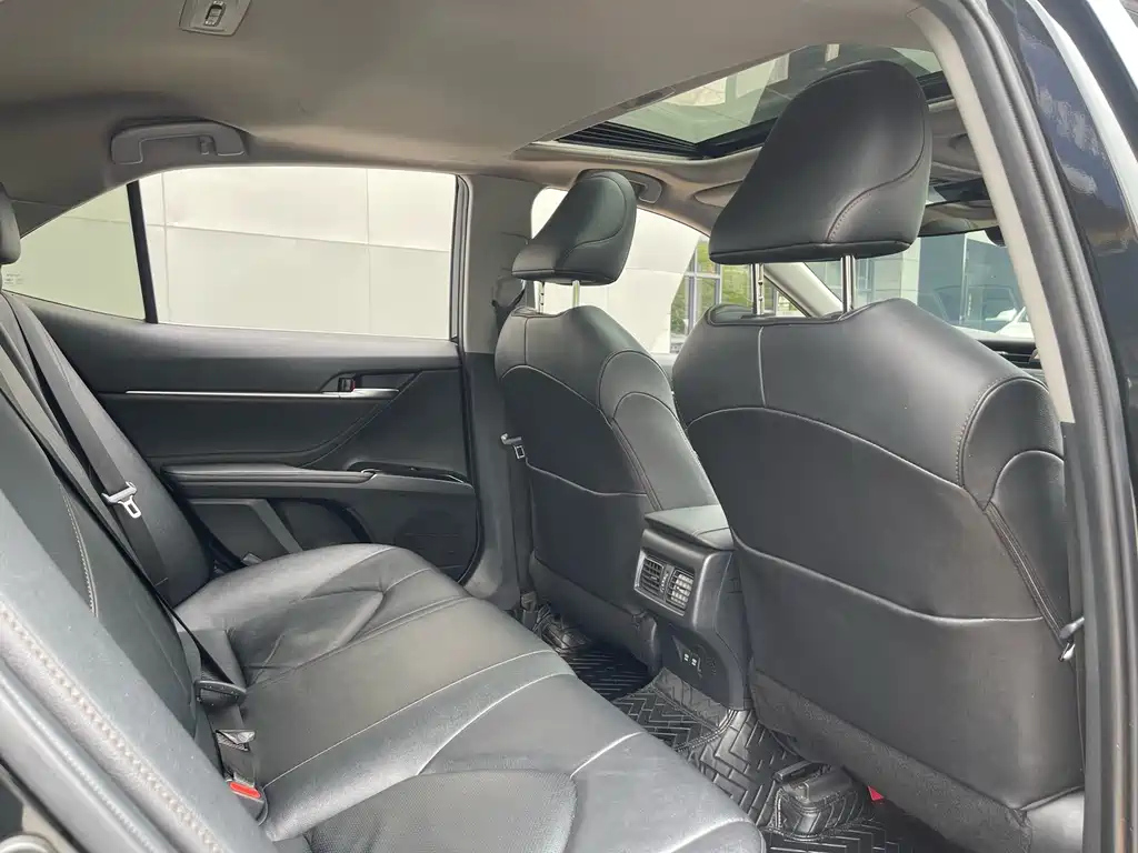 TOYOTA CAMRY 2020