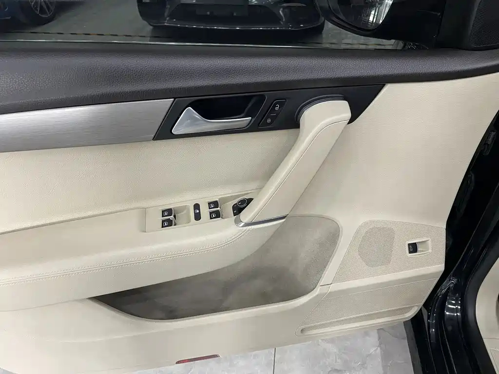 VOLKSWAGEN MAGOTAN 2016