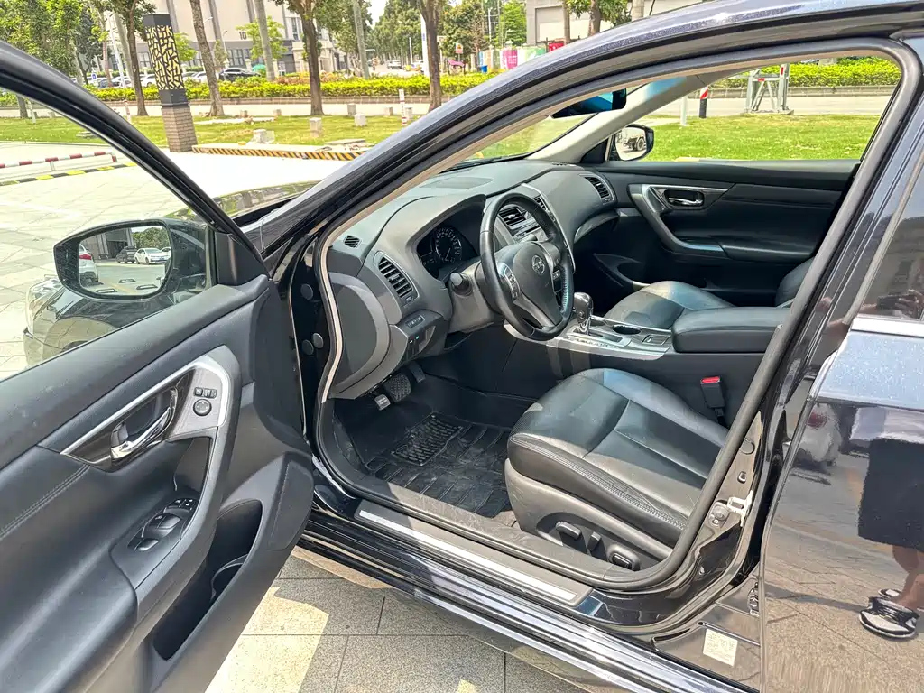 NISSAN TEANA 2016