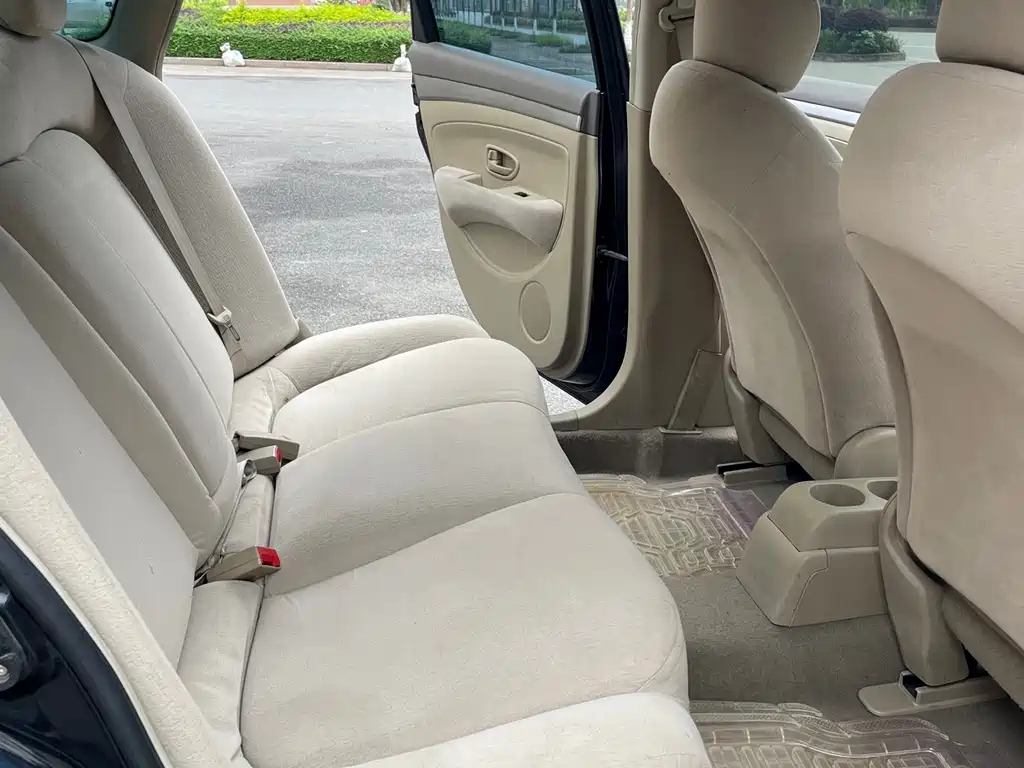 NISSAN SYLPHY 2014