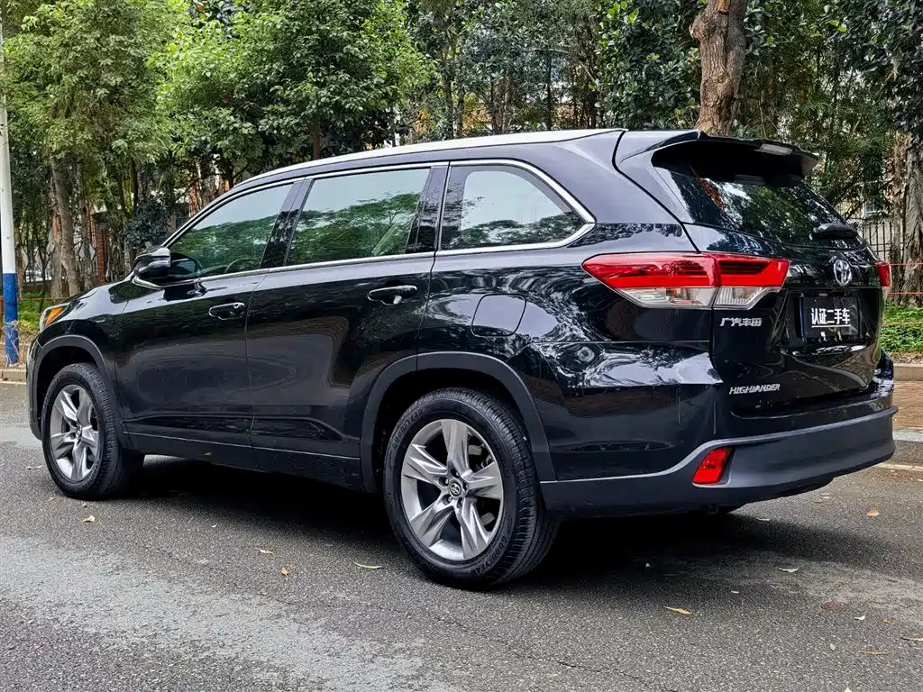 TOYOTA HIGHLANDER 2020