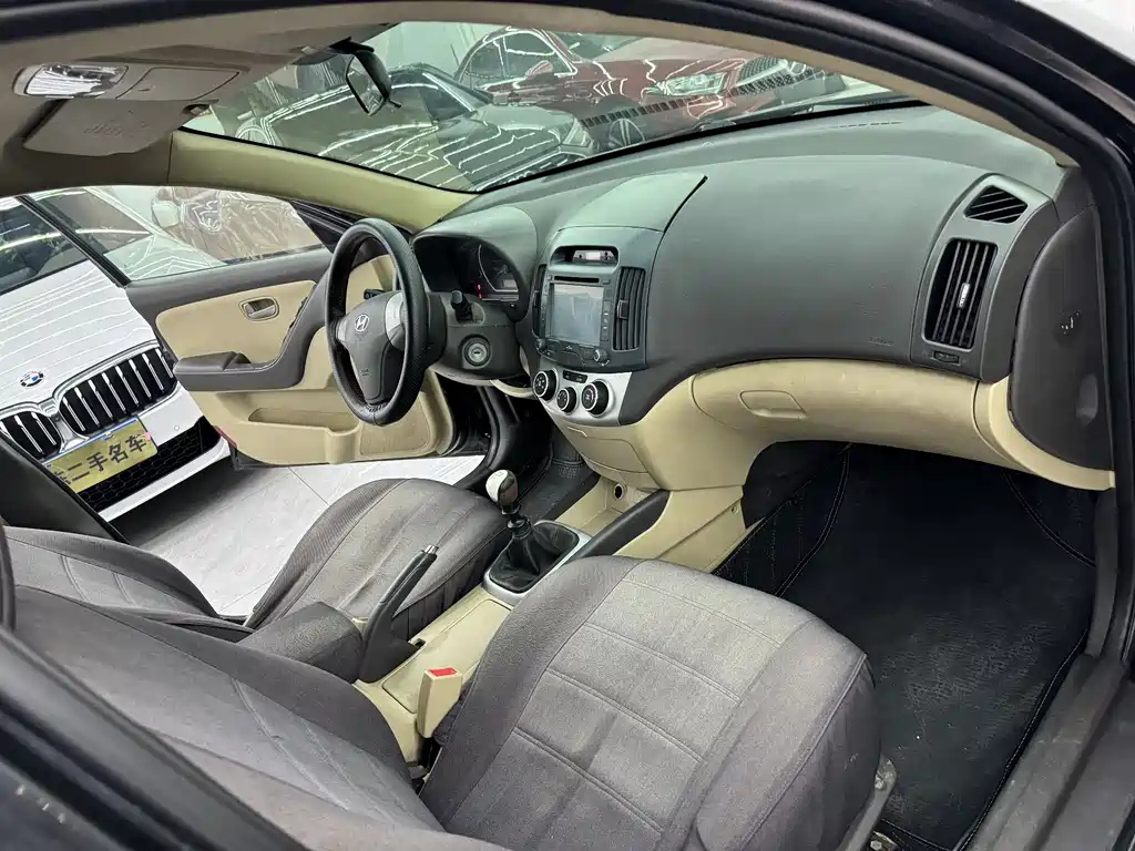 HYUNDAI CELESTA 2010