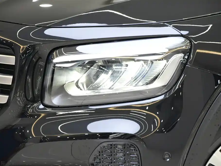 MERCEDES BENZ GLB 2024