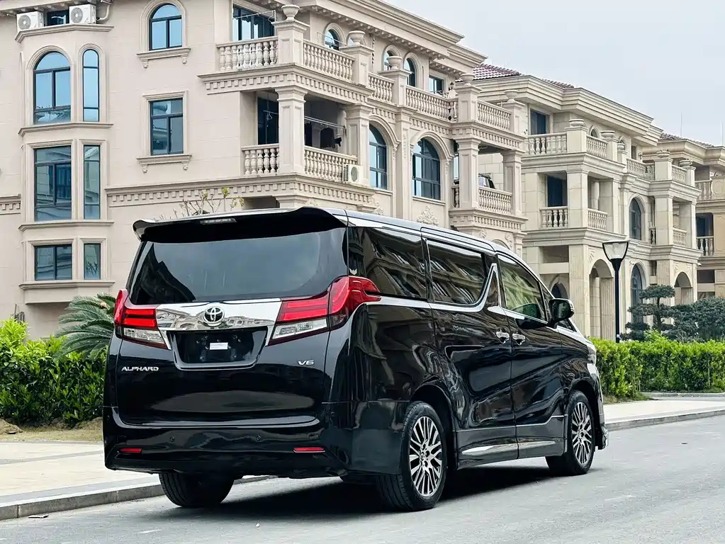 TOYOTA ALPHARD 2018