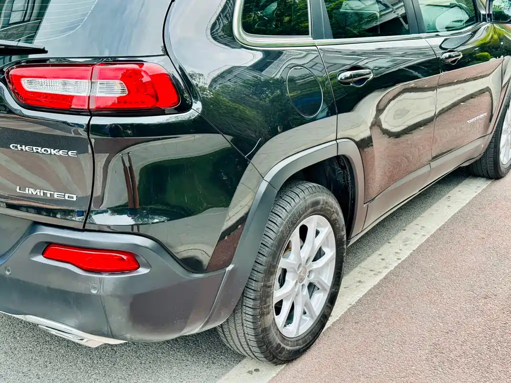 JEEP CHEROKEE 2018