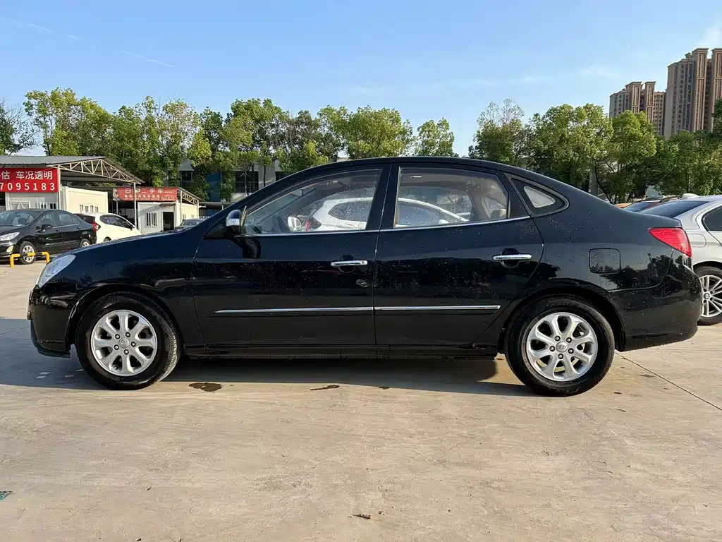 HYUNDAI CELESTA 2010