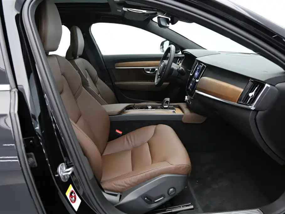 VOLVO S90 2024