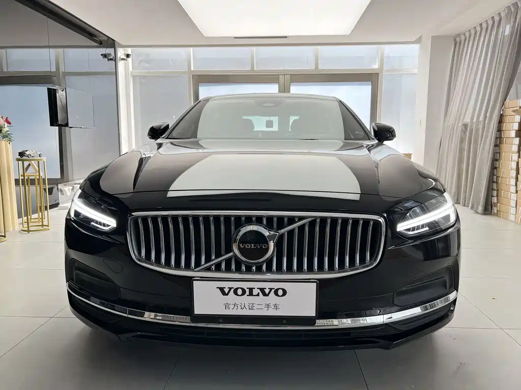 VOLVO S90 2022