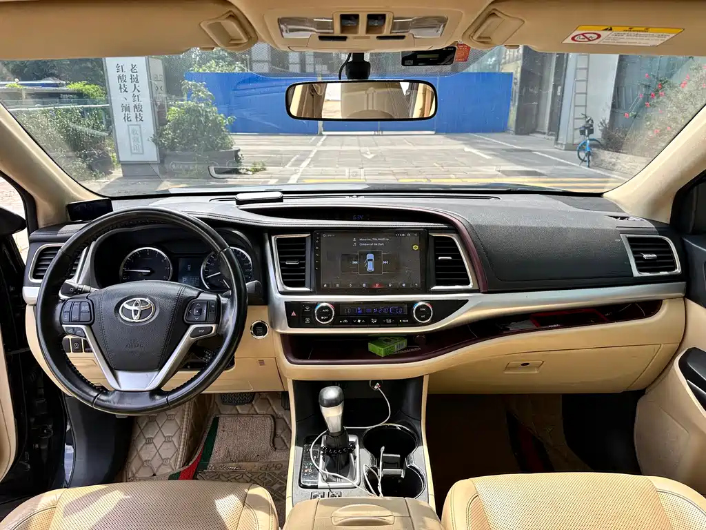 TOYOTA HIGHLANDER 2015