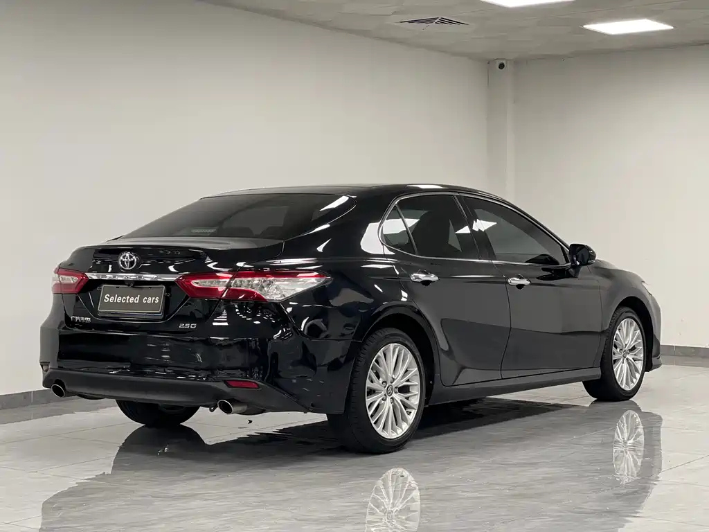 TOYOTA CAMRY 2021