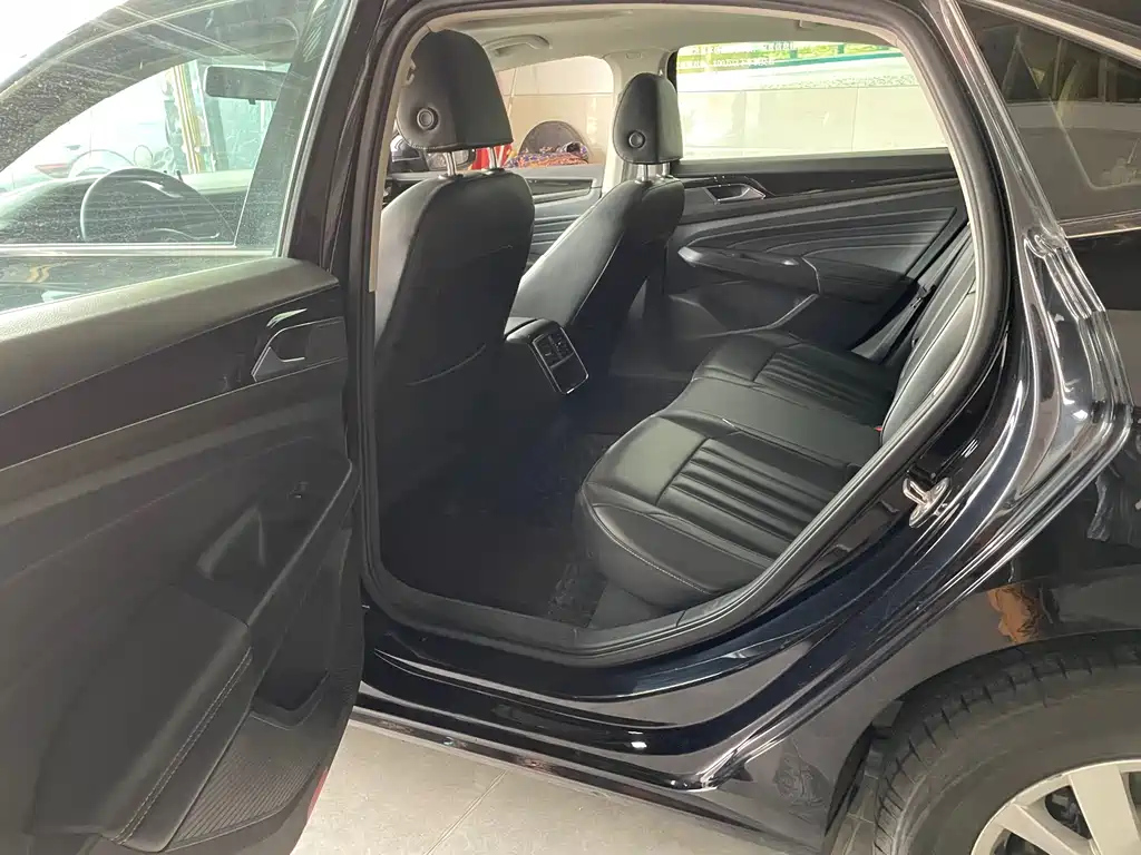 VOLKSWAGEN PASSAT 2021