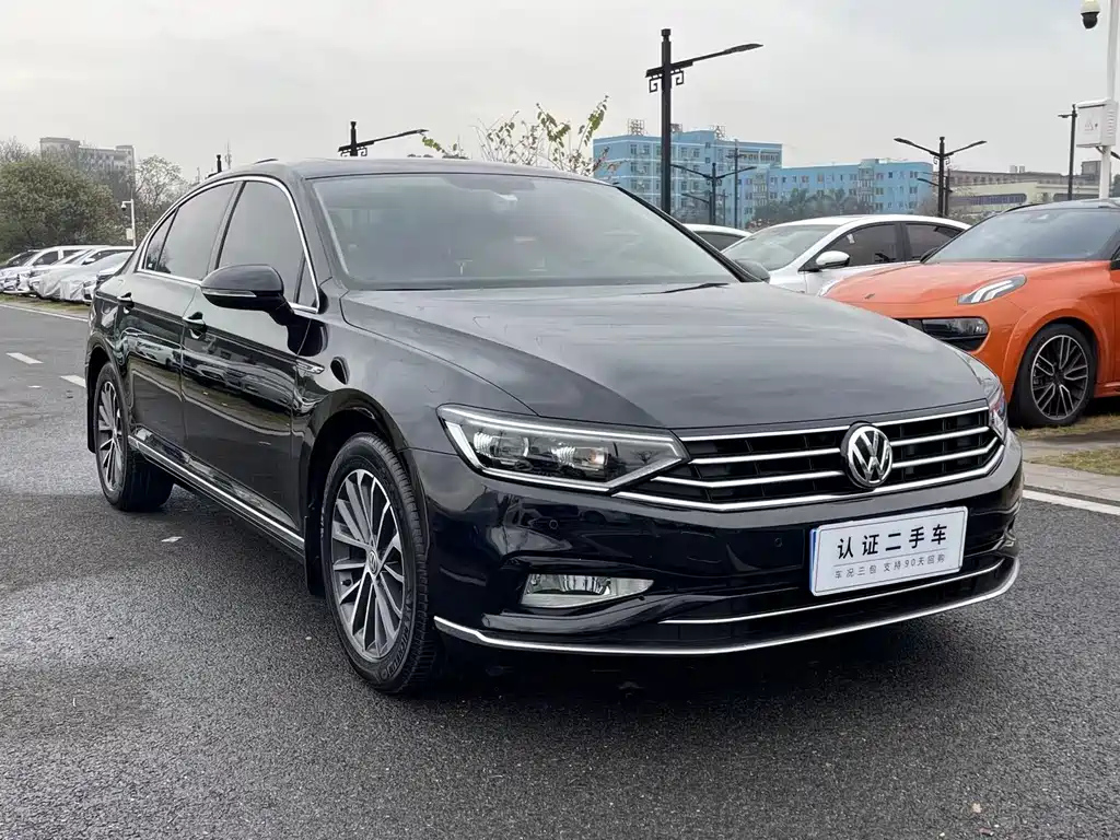 VOLKSWAGEN MAGOTAN 2020